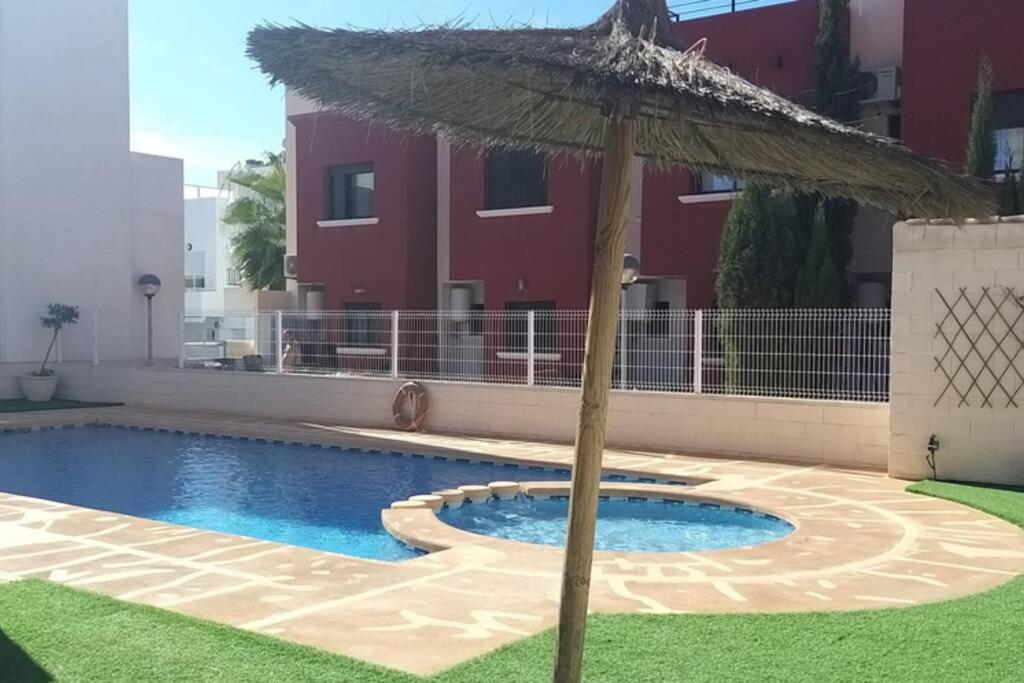 Апартаменты Modern Townhouse In Torrevieja, Costa Blanca Экстерьер фото